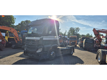 Vlačilec MERCEDES-BENZ