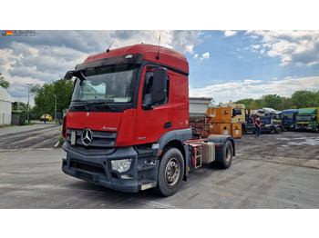 Vlačilec MERCEDES-BENZ