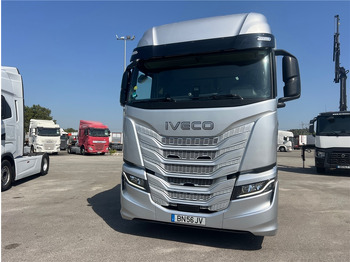 Vlačilec Iveco S-WAY 500: slika 2