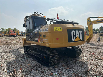 Bager goseničar CATERPILLAR 320D2