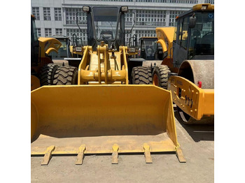 Kolesni nakladalec KOMATSU WA320