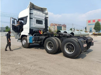 Vlačilec Shacman X3000: slika 2 Vlačilec Shacman X3000: slika 2