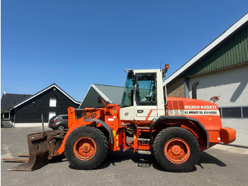 Kolesni nakladalec CASE