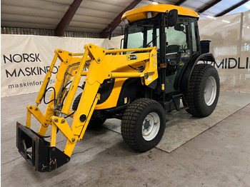 Traktor JCB