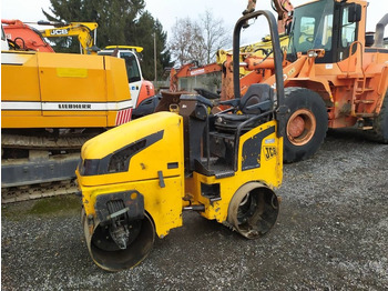Cestni valjar JCB
