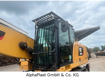 Bager na kolesih CATERPILLAR MH3024