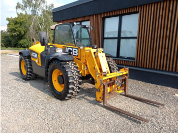 Teleskopski viličar JCB