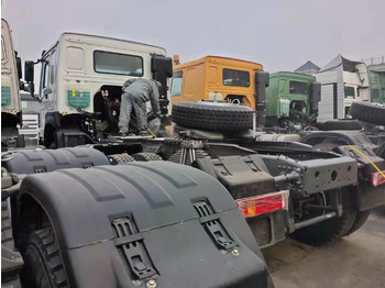 Nov Vlačilec SINOTRUK ZZ4257V3247B: slika 5