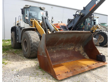 Kolesni nakladalec LIEBHERR L 566