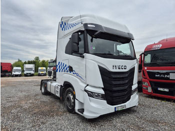Vlačilec IVECO