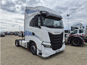 Vlačilec IVECO
