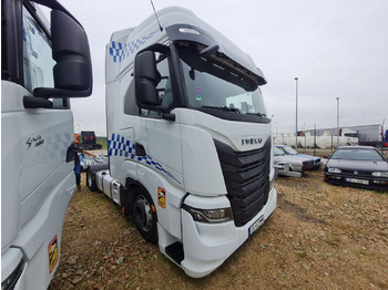 Vlačilec IVECO
