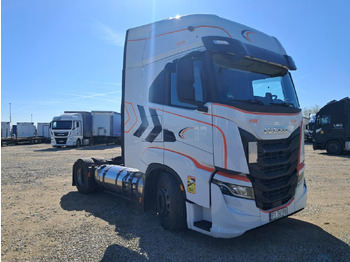 Vlačilec IVECO
