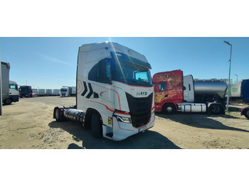 Vlačilec IVECO