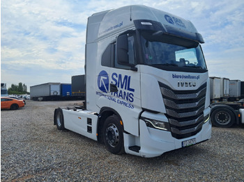 Vlačilec IVECO
