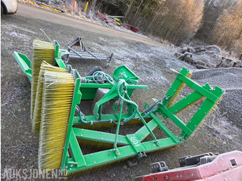 SAMI Turf Brush TBH 4000 børsteaggregat for kunstgress lizing SAMI Turf Brush TBH 4000 børsteaggregat for kunstgress: slika 1 SAMI Turf Brush TBH 4000 børsteaggregat for kunstgress lizing SAMI Turf Brush TBH 4000 børsteaggregat for kunstgress: slika 1