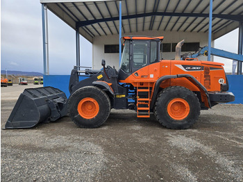 Kolesni nakladalec DOOSAN DL300