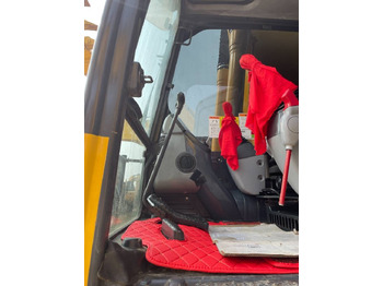 Bager goseničar Komatsu PC 200-8: slika 3