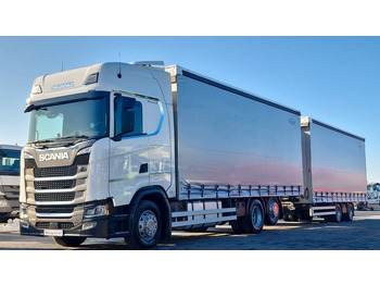 Tovornjak s ponjavo SCANIA S 450