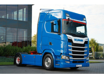 Vlačilec SCANIA S 500