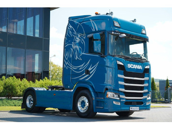Vlačilec SCANIA S 500