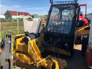 Teleskopski viličar CATERPILLAR TH