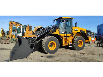 Kolesni nakladalec JCB 457