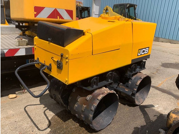 Cestni valjar JCB