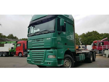 Tovornjak za prevoz lesa DAF XF 105 460