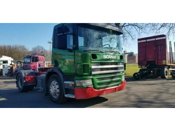 Vlačilec SCANIA P 380