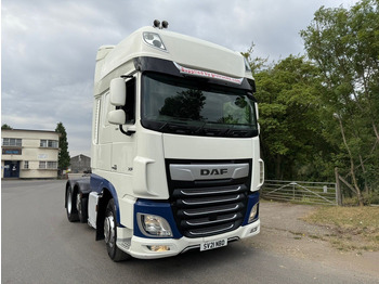 Vlačilec DAF XF 530
