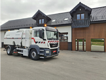 Vozilo za pometanje BUCHER