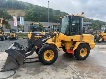 Kolesni nakladalec VOLVO L30G