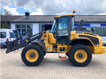 Kolesni nakladalec VOLVO L45H