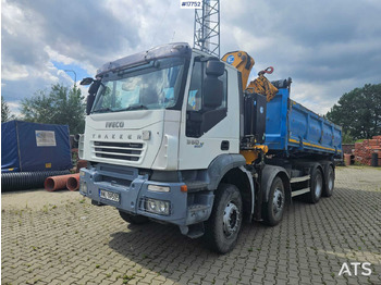 Tovornjak z dvigalom IVECO Trakker