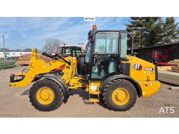 Kolesni nakladalec CATERPILLAR 906M