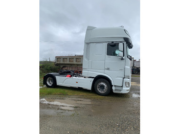 Vlačilec DAF XF 530