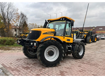 Traktor JCB