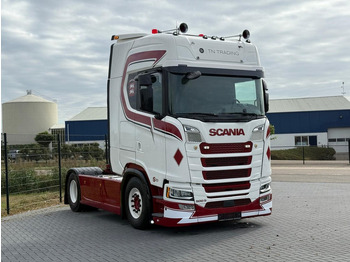 Vlačilec SCANIA S 500