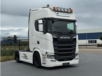 Vlačilec SCANIA S