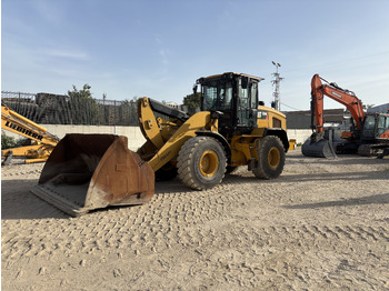 Kolesni nakladalec CATERPILLAR 926M