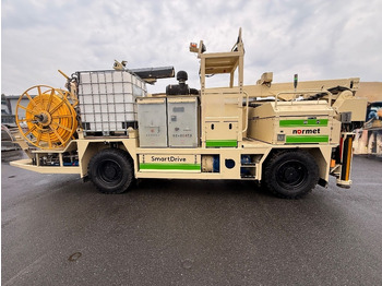 Predorski vrtalni stroj