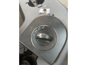 Mercedes AROCS 1824 4X4 GRITTER/SPREADER/PLOUGH lizing Mercedes AROCS 1824 4X4 GRITTER/SPREADER/PLOUGH: slika 2 Mercedes AROCS 1824 4X4 GRITTER/SPREADER/PLOUGH lizing Mercedes AROCS 1824 4X4 GRITTER/SPREADER/PLOUGH: slika 2