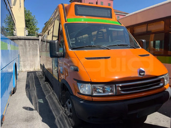 Minibus, Potniški kombi Iveco Daily: slika 2