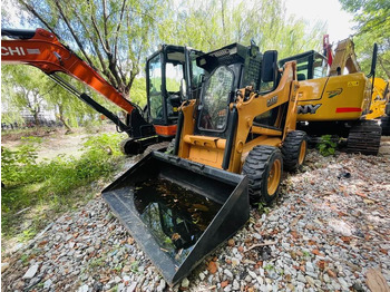 Mini nakladalec CASE