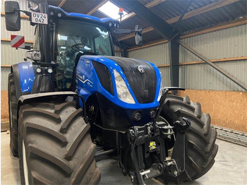 Traktor NEW HOLLAND T7