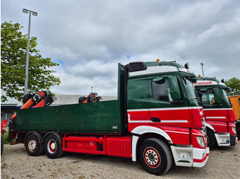 Tovornjak z dvigalom MERCEDES-BENZ Actros 2551