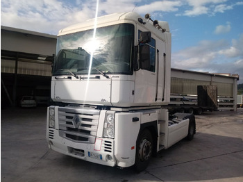 Vlačilec RENAULT Magnum 500