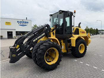 Kolesni nakladalec NEW HOLLAND