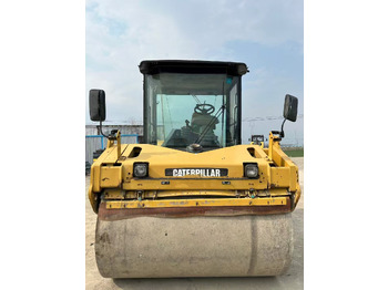 Cestni valjar CATERPILLAR CB564D: slika 3